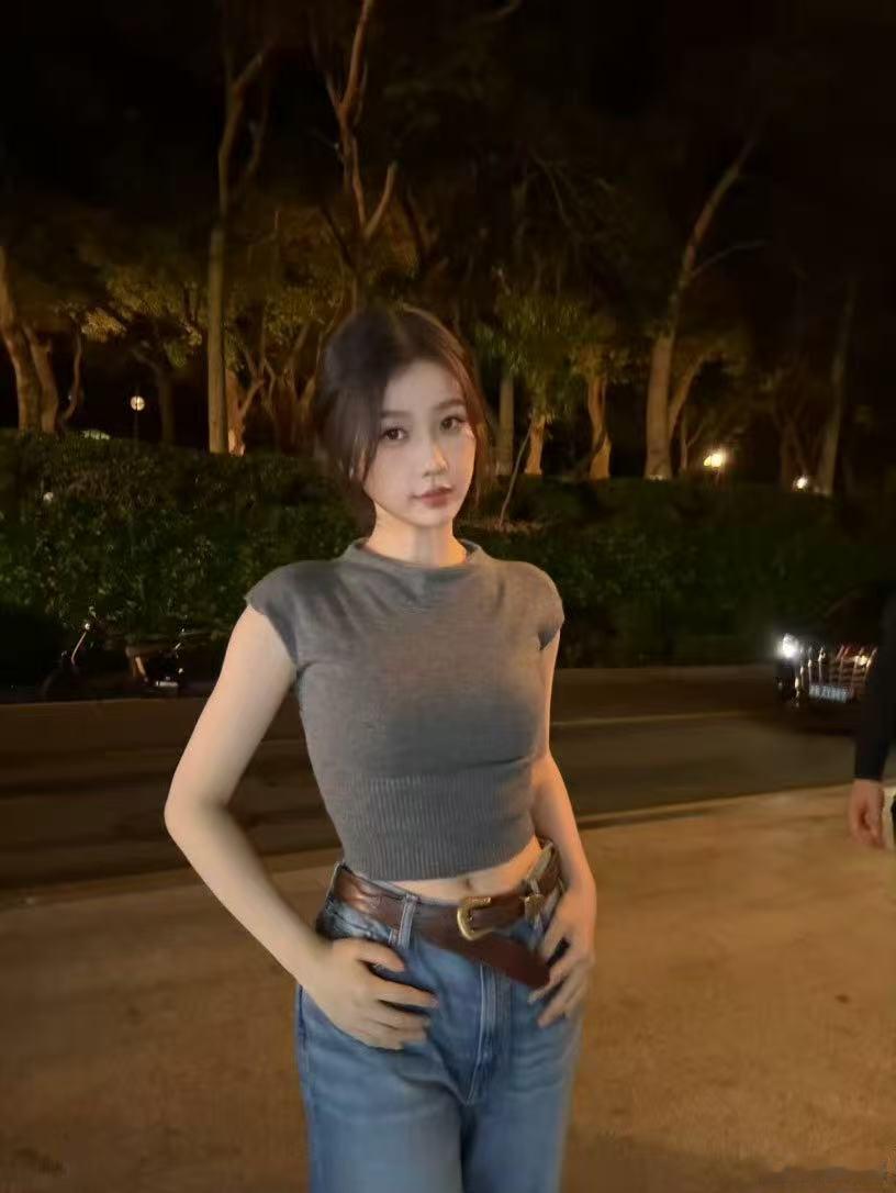 虞书欣晒小林老师的夜间plog虞书欣发小林老师夜间plog虞书欣晒小林老师的夜间