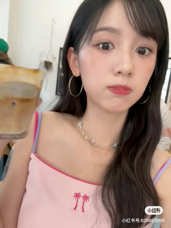 也子我们啥时候能回到脸蛋儿天才时期啊虽然现在拍现偶也算够用但这不是你啊！！想念你