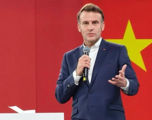 法国总统马克龙在接受媒体采访时指责中国美国，法国总统马克龙在东非访问期间接受《非