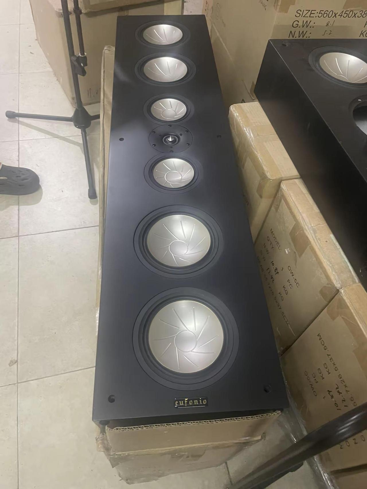 出口意大利的大型中置音箱，可作为落地音箱
