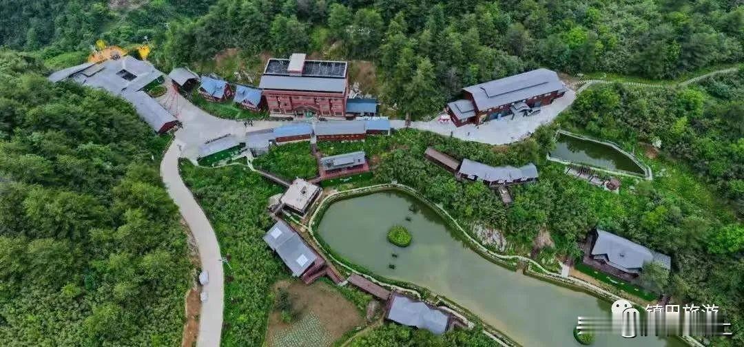 【汉中一景区发布闭园公告】因冬季来临，气温降低，道路凛滑，为保障游客安全，镇巴县