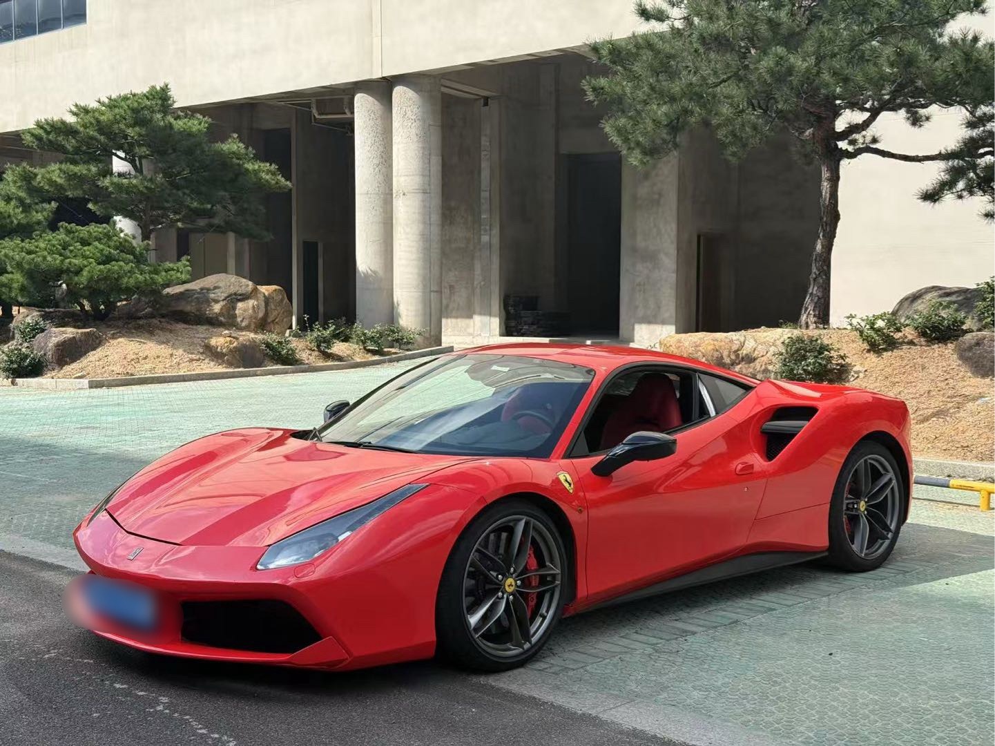 法拉利488 GTB，左前角事故，实车非常的漂亮，主打一个性价比，120万不到可