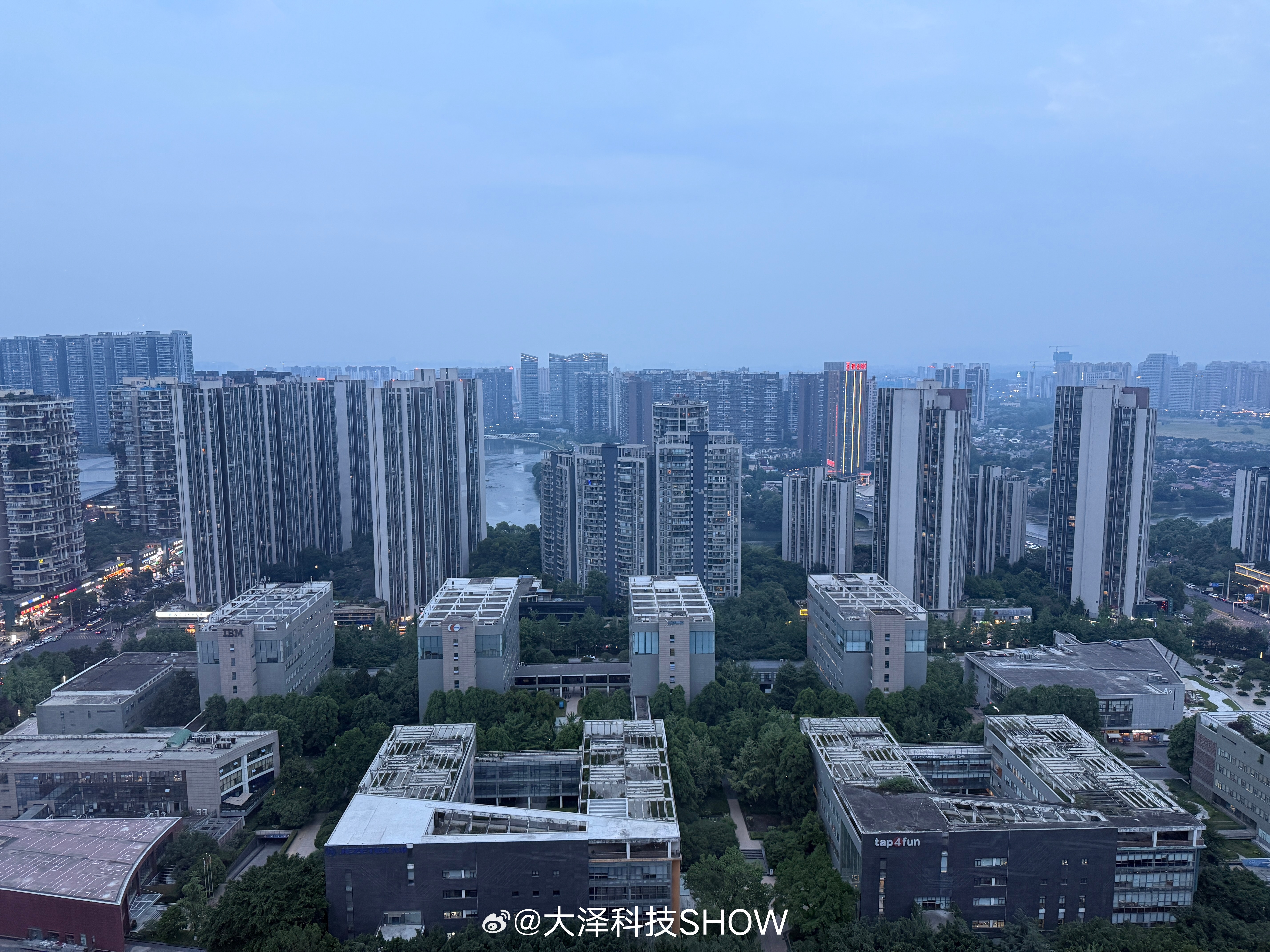 5元自助快餐店因一条差评火了成都的温度很巴适[嘻嘻] ​​​