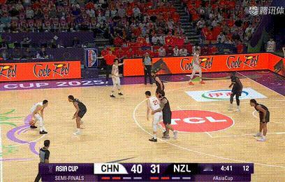 胡明轩替补拿下10分，目前全队最高中国男篮vs新西兰男篮 ​​​