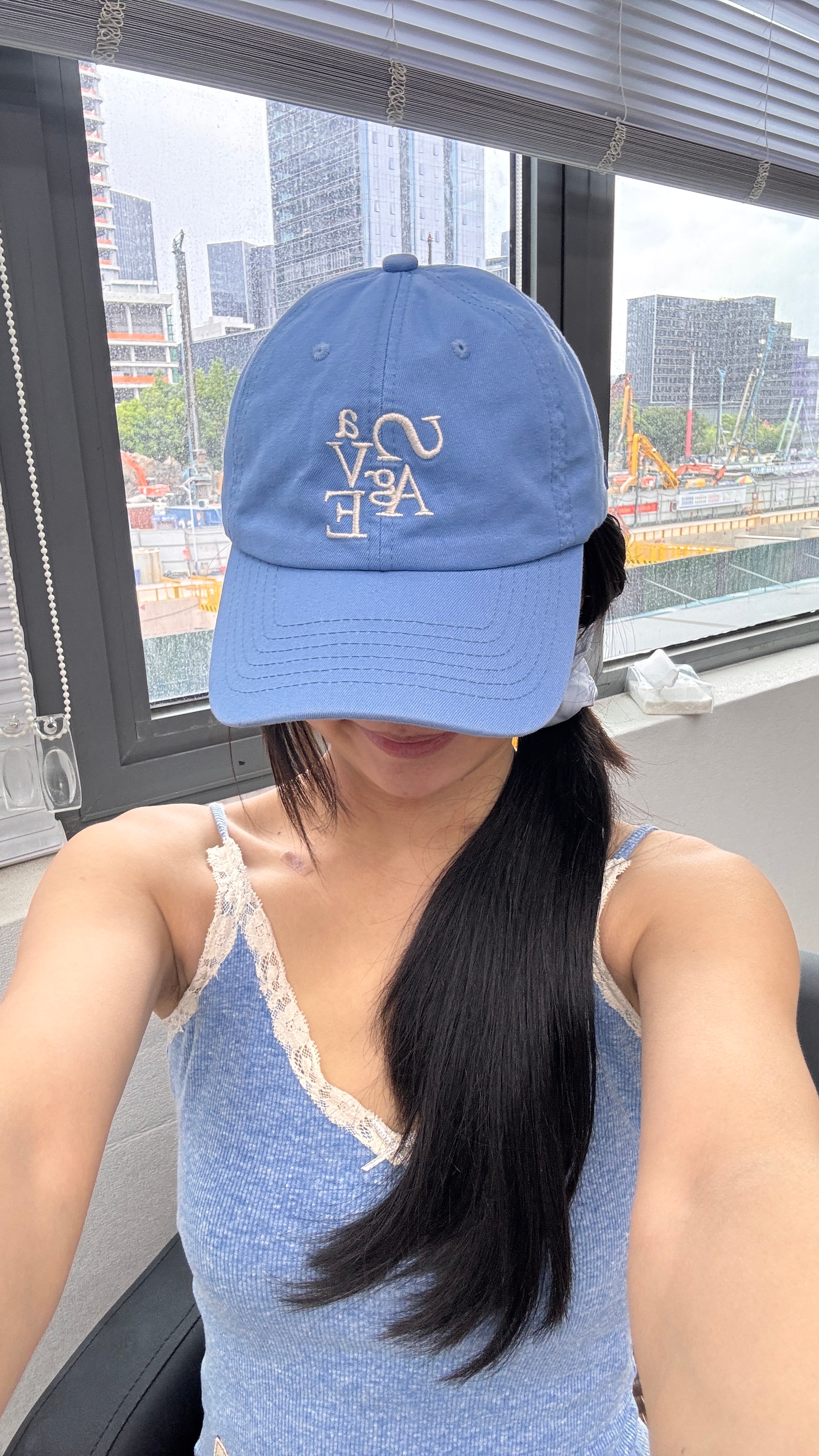 去年买的吊带今天第一次穿没想到这吊带穿上把我的副乳遮得严严实实的而且v领吊带比那