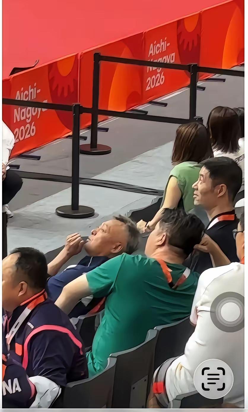 女团首战3:0最开心的不是主教练马琳，而是观众台上的王励勤，他大胆用陈熠，舆论风