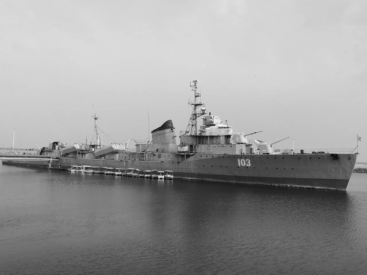 鞍山级驱逐舰长春号