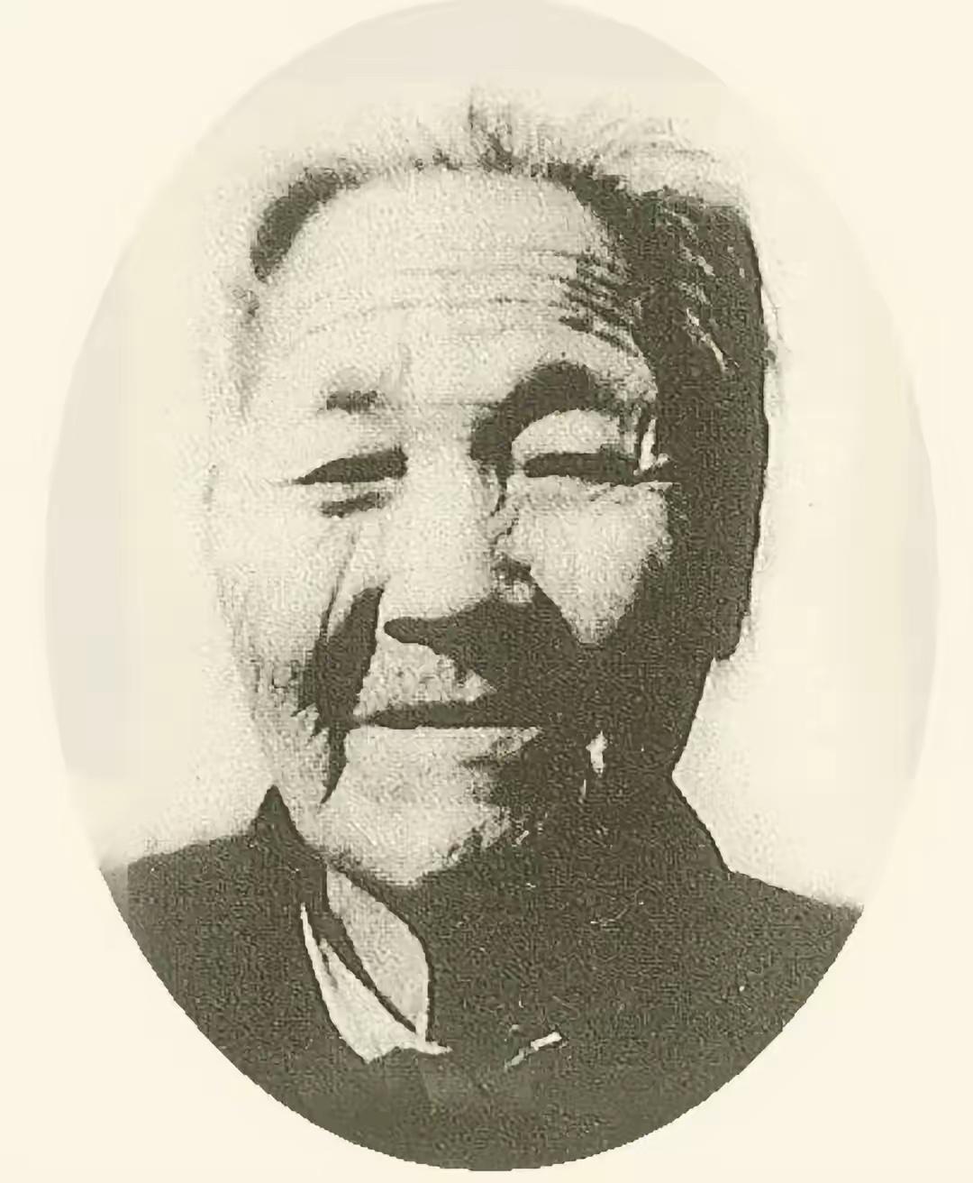 1941年郭伍士在沂蒙山身中五刀七弹被日军遗弃，沂南农妇祖秀莲徒手抠出碎骨救活了