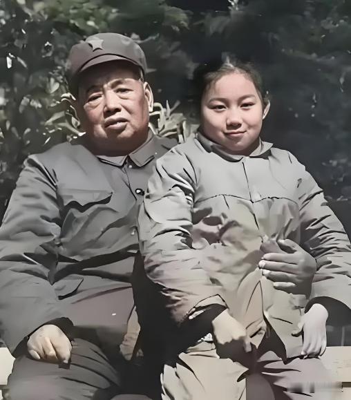 1967年，南京军区副司令员陶勇，溺亡在招待所的后院井中，遗体上还被打上黑叉，8