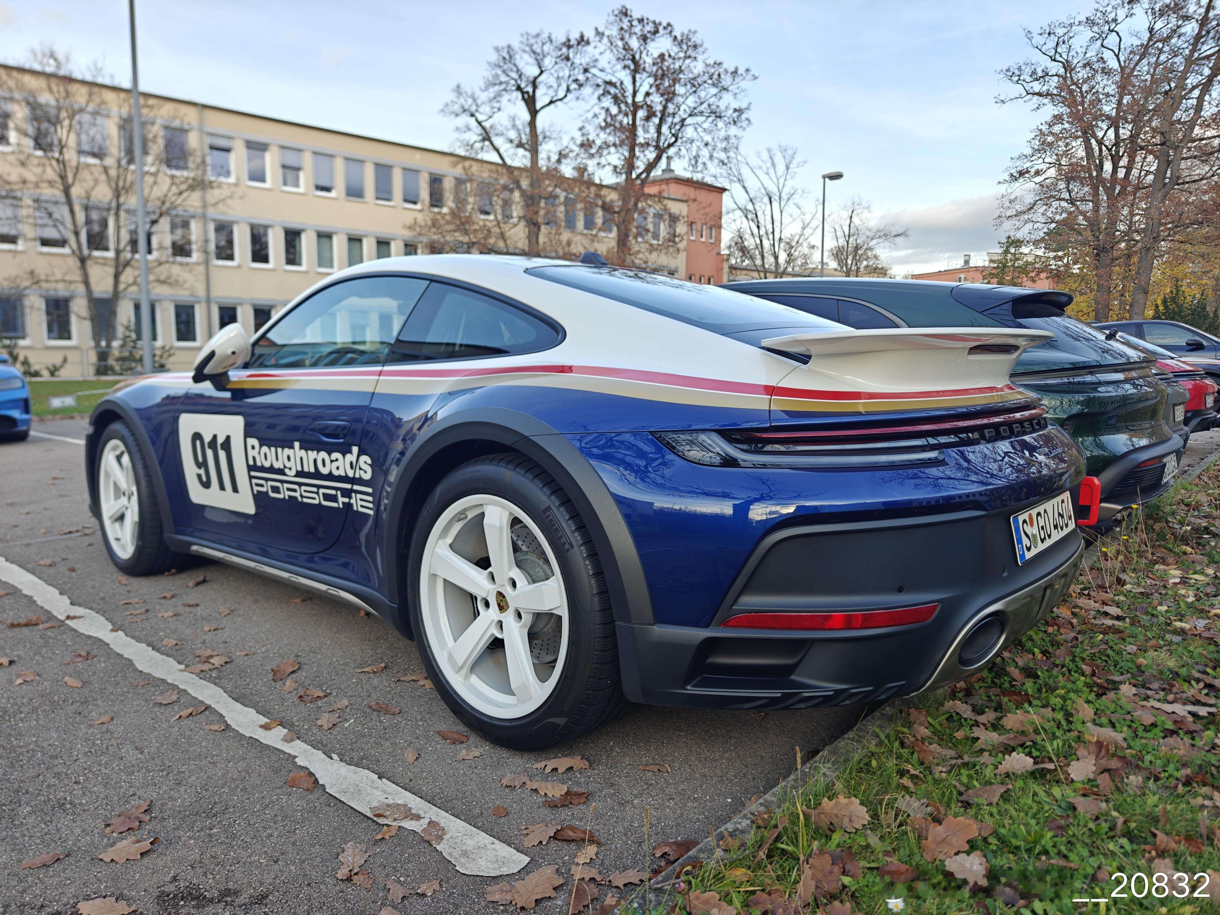 开几天回国前本来该开的车。 