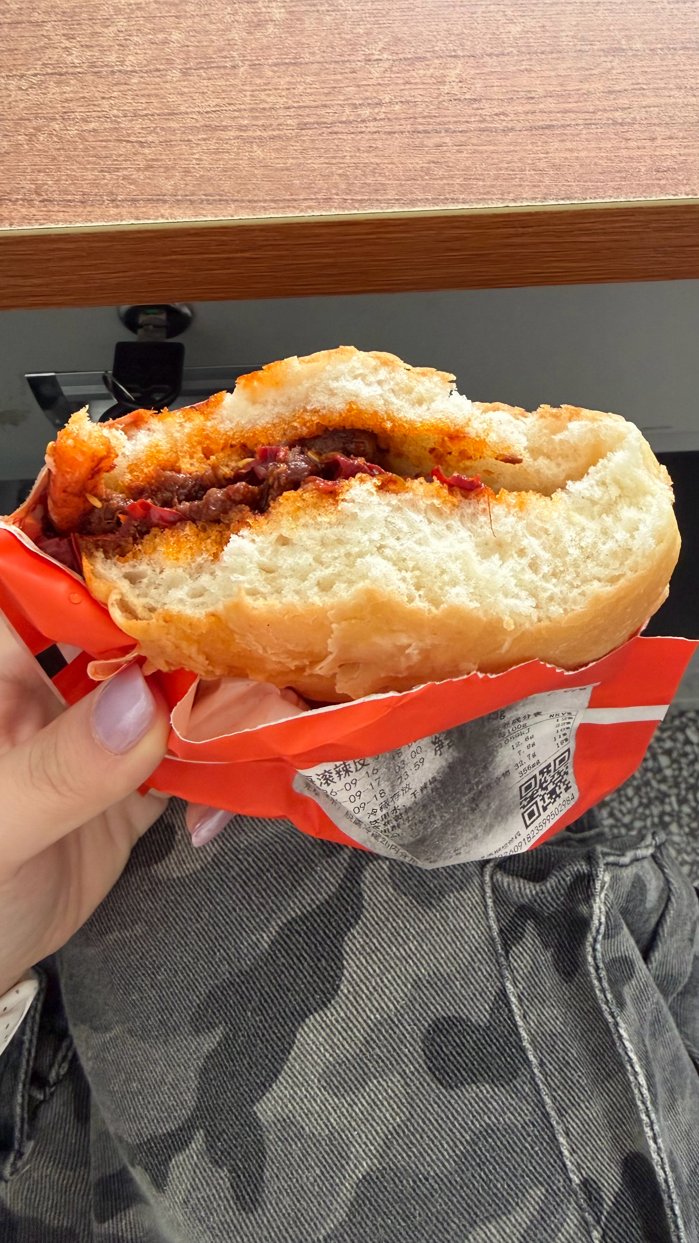 八点买的早餐十一点才吃上 ​​​