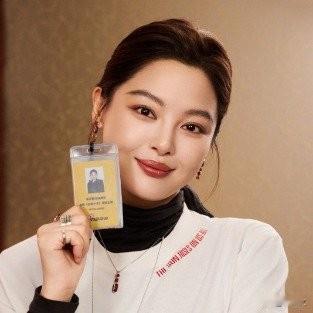 辛芷蕾回应奖项争议，14年等待的影后该被质疑吗？
 
11月7日，辛芷蕾的一篇长