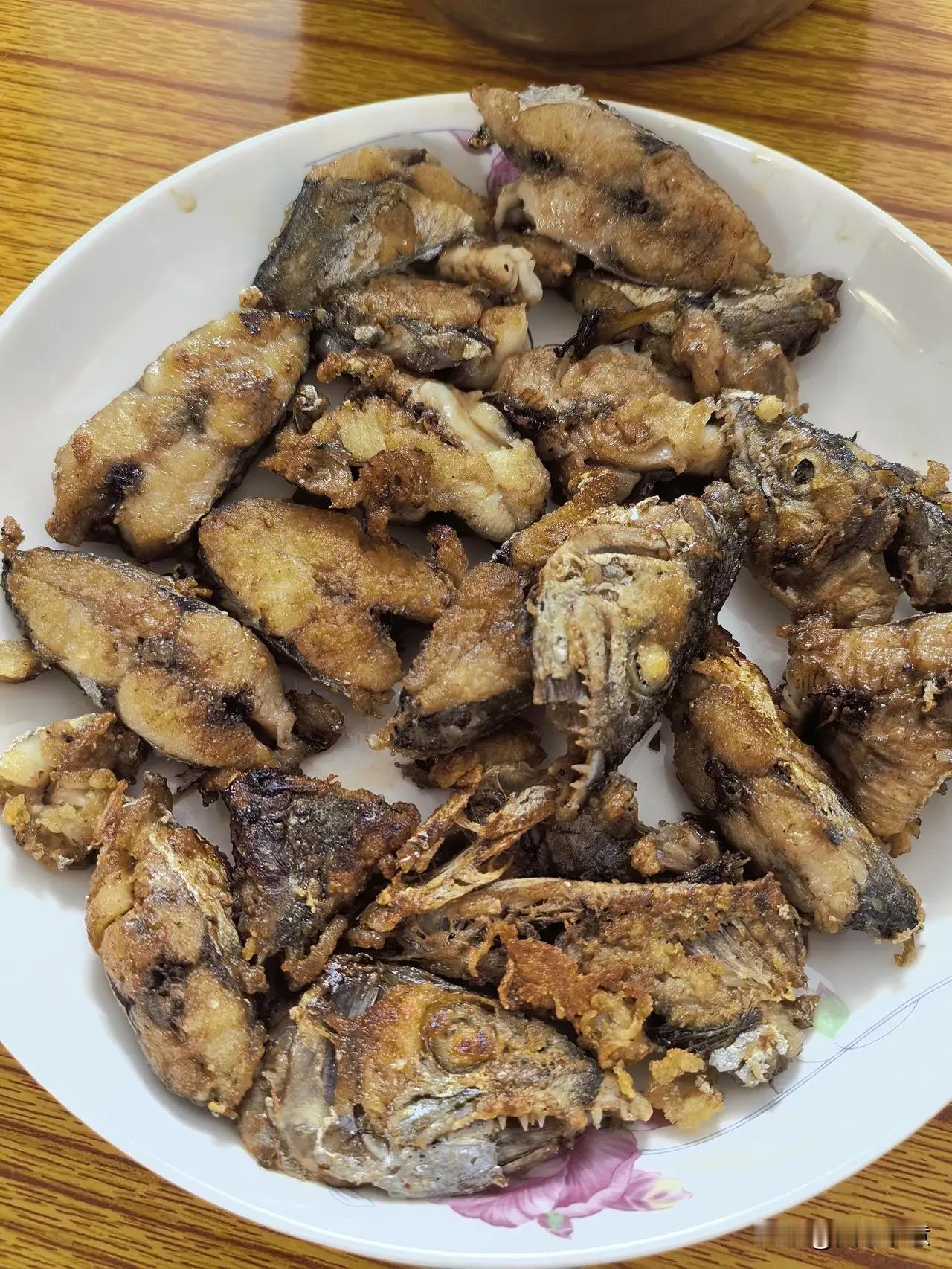吃了几十年的马鲛鱼，我今天才知道，原来它跟鲅鱼是同一种鱼，也就是说，马鲛鱼=鲅鱼