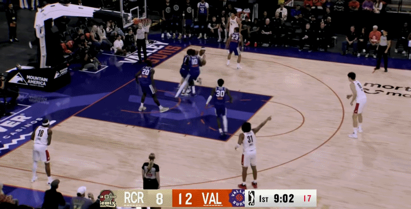 目前来看，杨瀚森打NBA发展联盟的比赛——至少是这一场面对峡谷太阳队吧——问题不