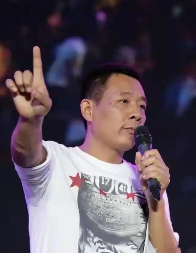 我感觉胖东来也开始“飘”了？把员工当大学生，进来干四年，到期就“毕业”？说得好听