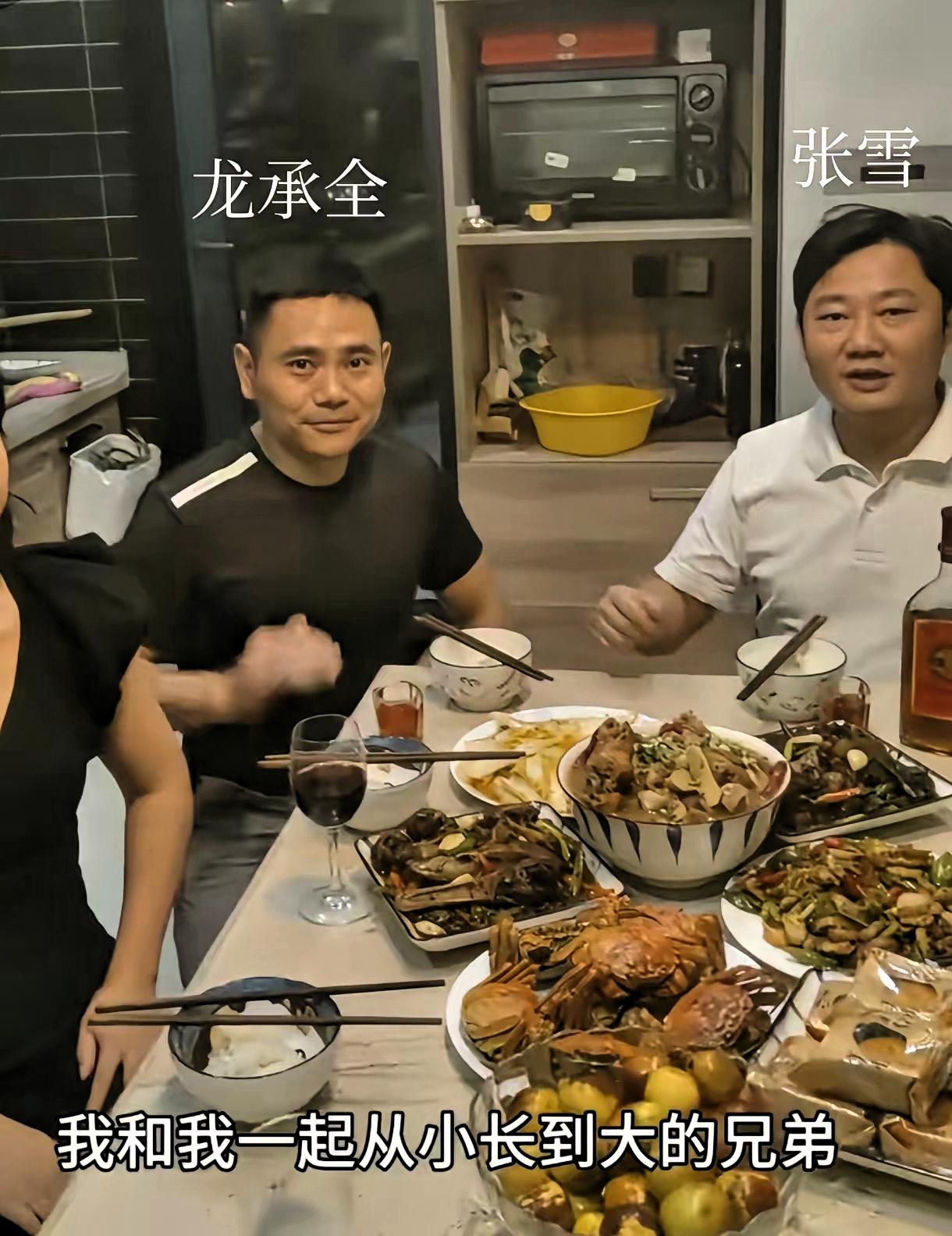 30年兄弟托底，张雪机车的起步密码就藏在这份信任里
 
这年头谈商业合作，谈资本