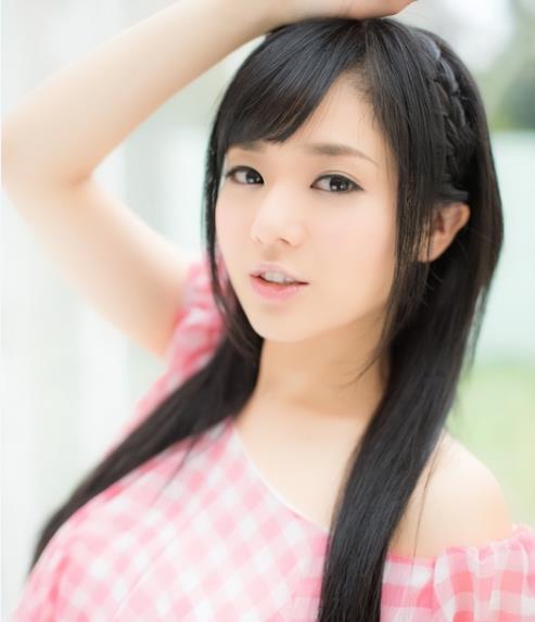 沉寂多时的苍井空，毫无征兆地在社交平台上更新了动态，一句简单的“我回来了”，犹如