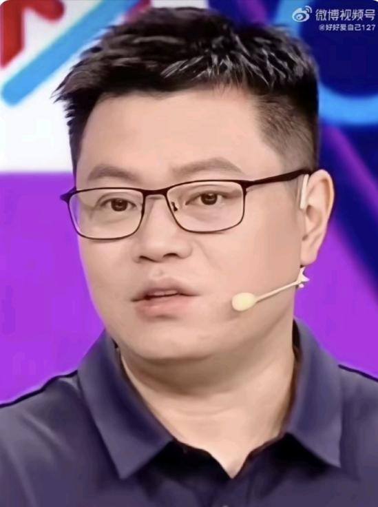 侯英超才是真正的、让人服气的好解说员。

侯英超的解说，不是让你听“术语”，而是