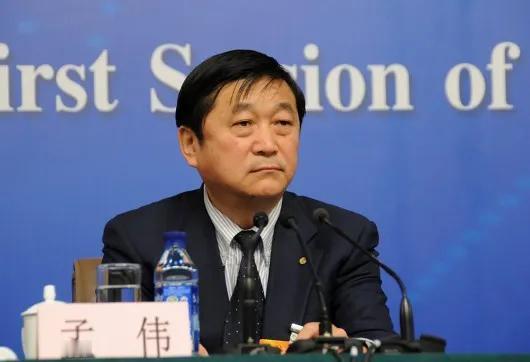 院士不是铁板一块，也可以撤销，不过除非自己作死。
孟伟，当院士11年，后来不仅被