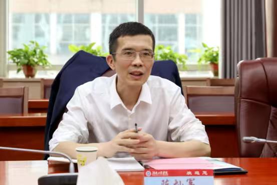 湖南高校人事大调整，多名纪委书记跨界转任副校长，释放重要信号。

在最新发布的任