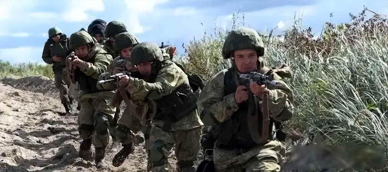 美国深陷两场战争泥潭，中俄联手悄然布局，全球秩序正在悄悄改写

2022年2月俄