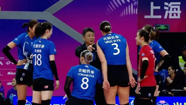 天津女排今天晚上以总比分0-3不敌上海女排，遭遇季后赛比赛两连败，比赛结果没有出