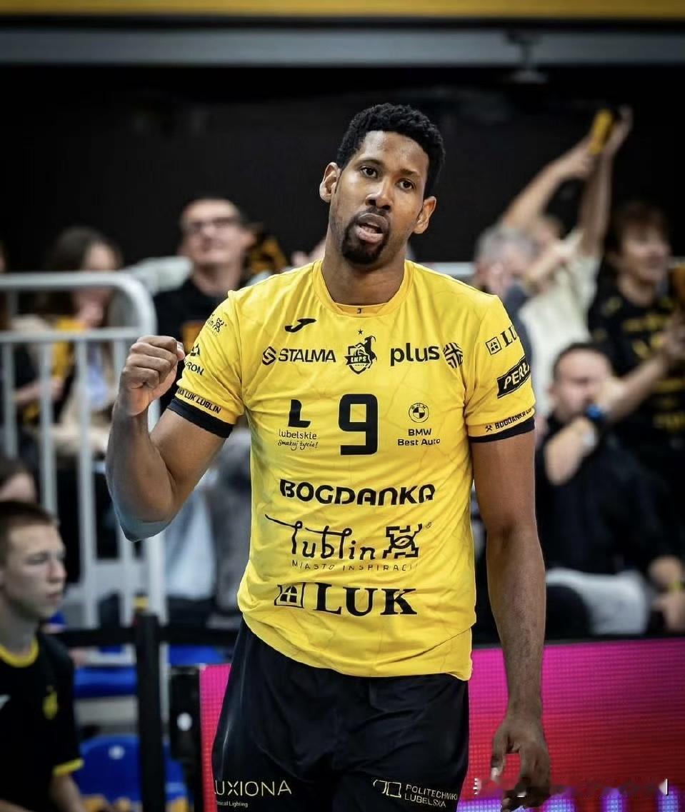 据宣布，波兰名将威尔弗雷多·莱昂将继续身披博格丹卡卢布林队球衣征战多一个赛季。