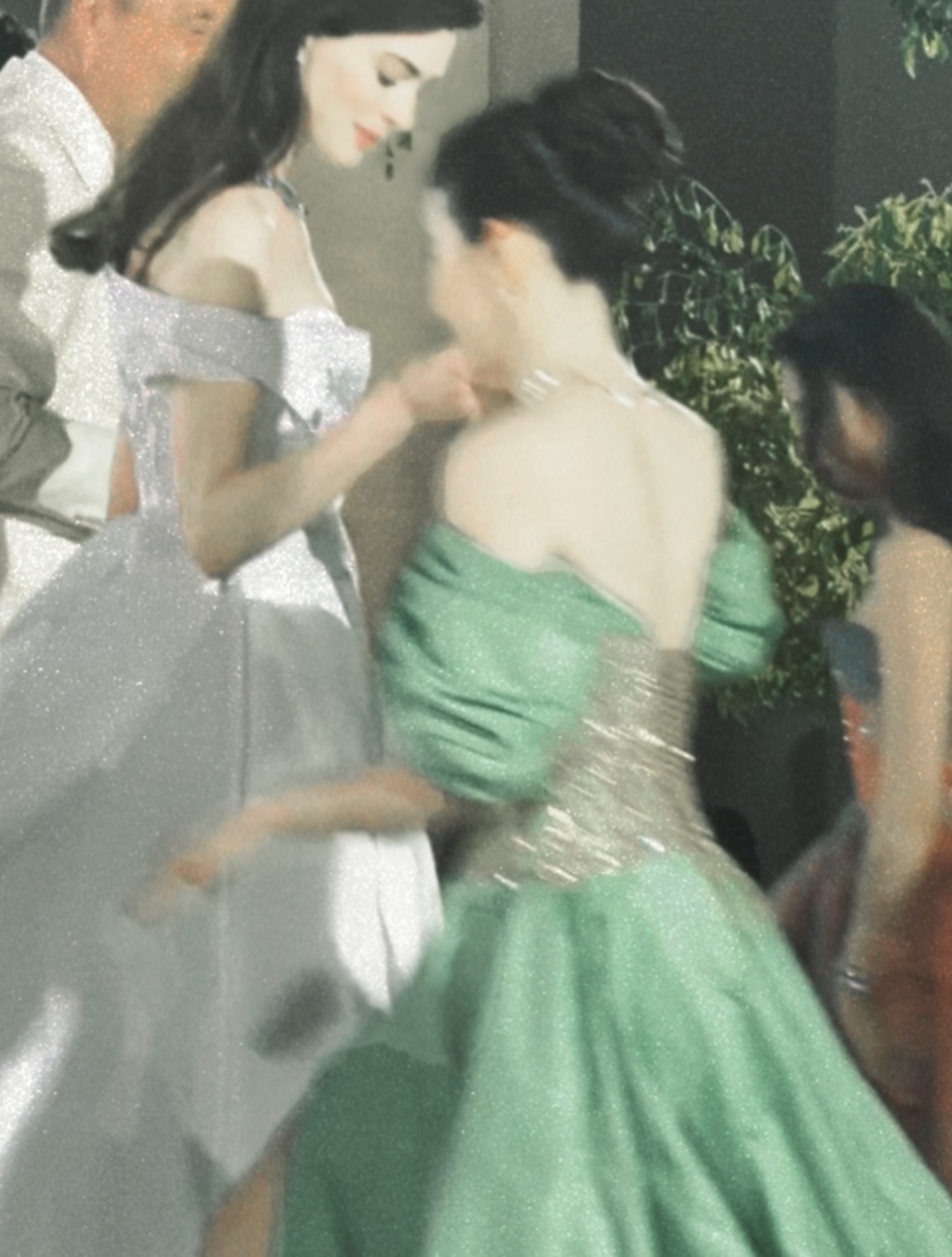 刘亦菲安妮海瑟薇世纪神图 宝格丽每次都能贡献神图名场面，是女王又见女王，亦是公主