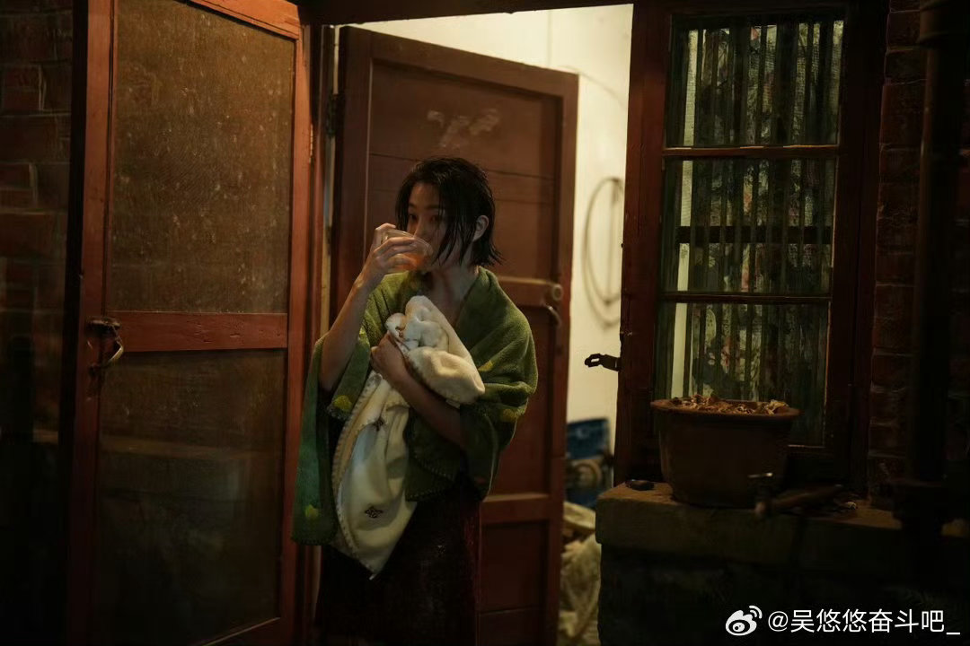 孙千刘敏涛和冯琳没有隔夜仇 戏里的冯琳让人咬牙切齿，戏外的吴悠悠让人心生柔软。刘