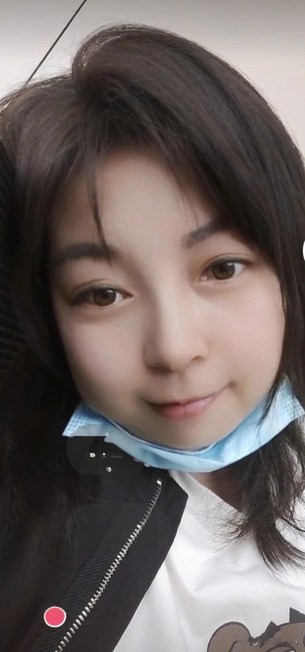 有点失败，
很失败，
我一直被人左右着，
这一刻的觉醒，
让我的伤口更加疼痛，