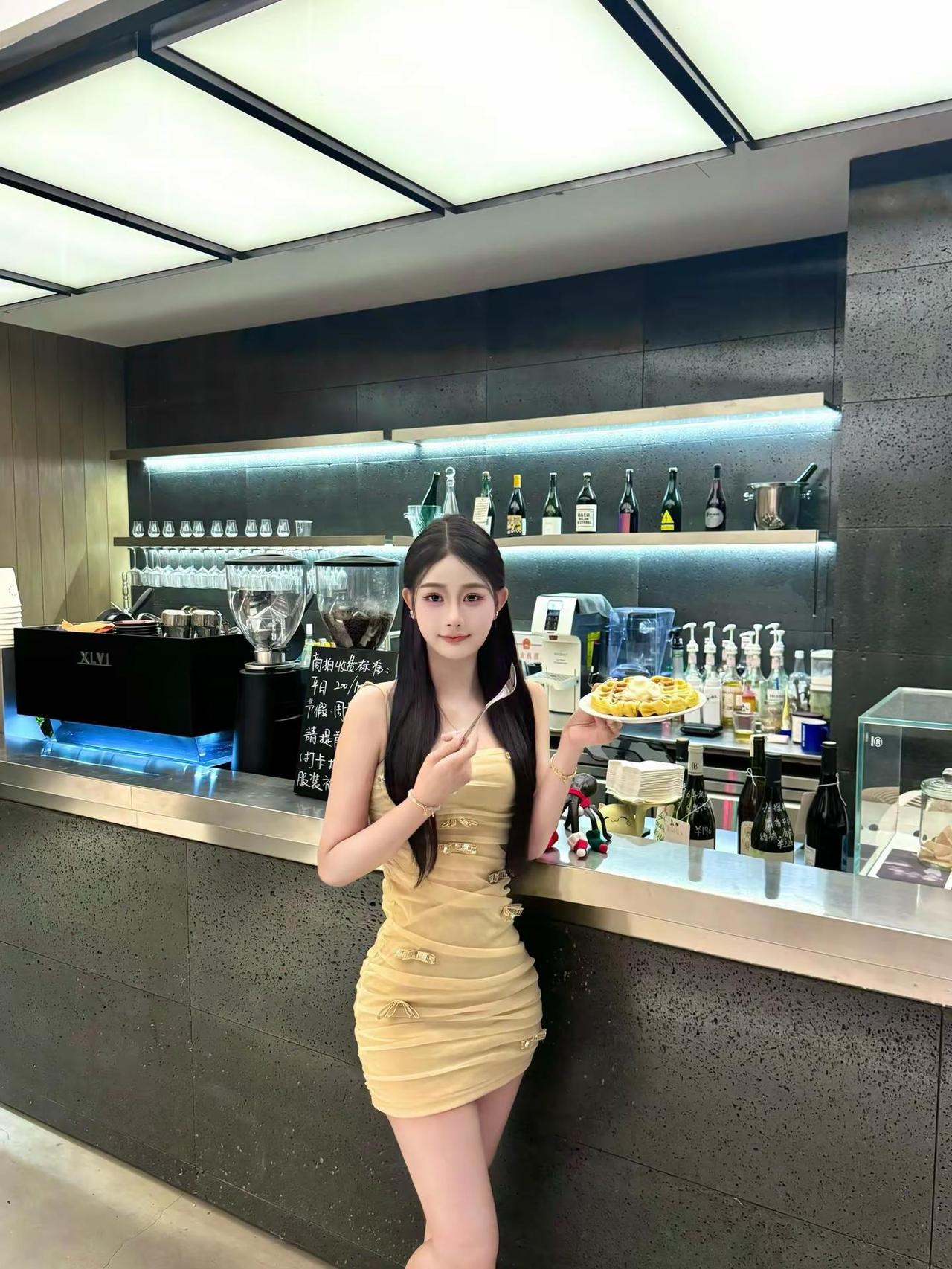 哪有什么一见钟情 只不过是你那天刚好穿了御姐ootd