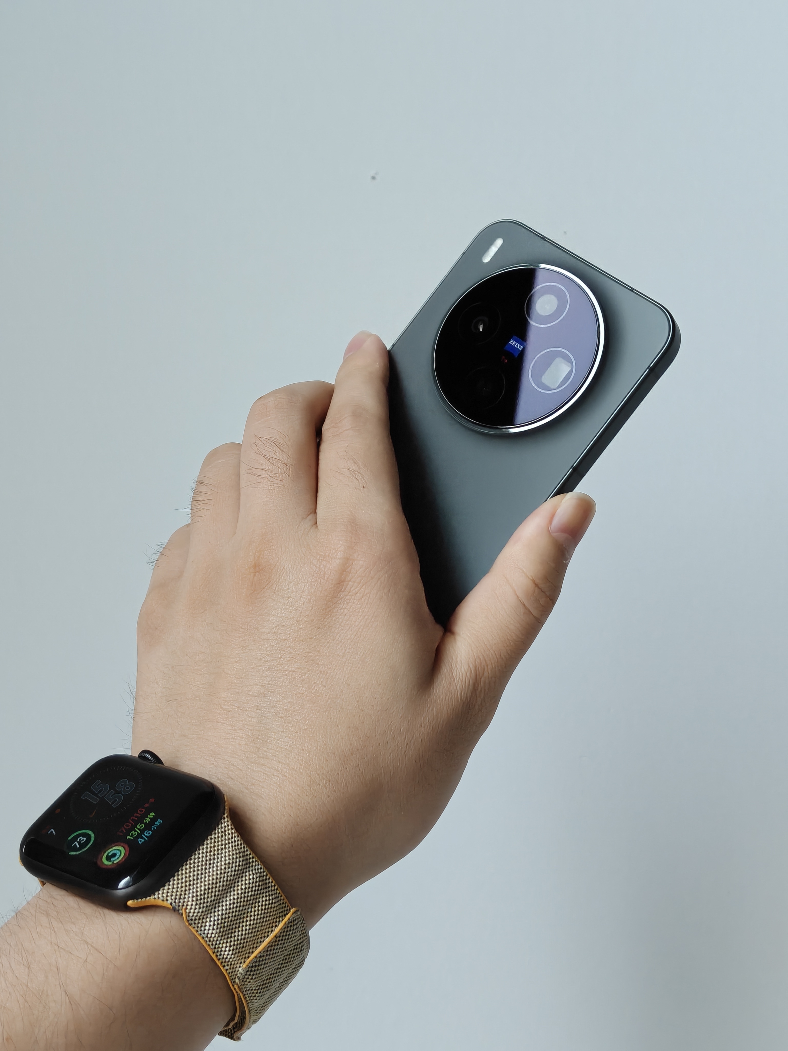 X300 的手感真棒，而且终于可以和 Apple Watch 链接了[求关注] 