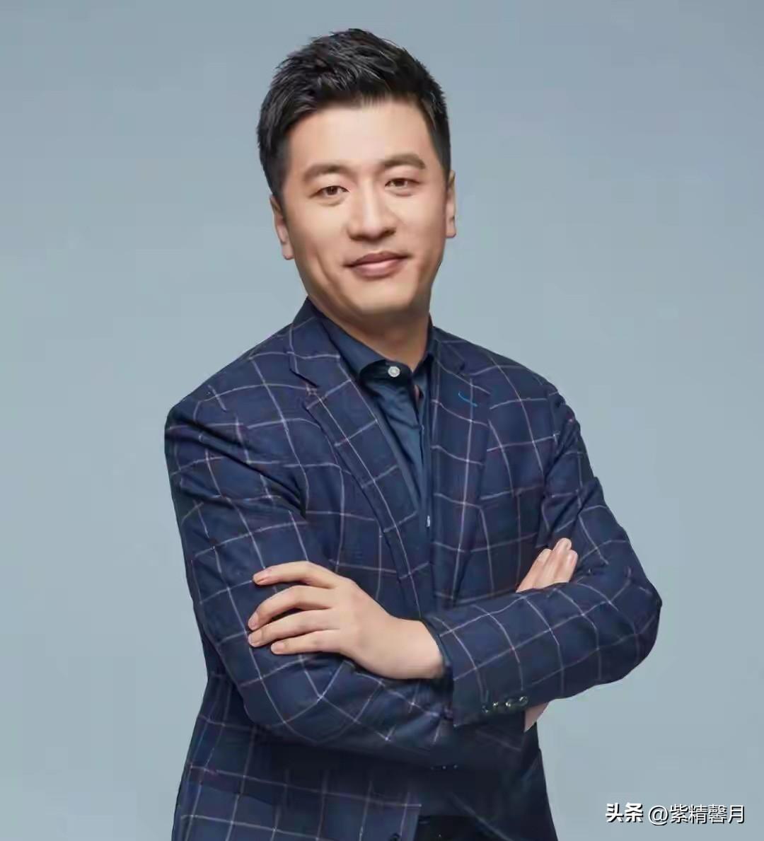 张雪峰为什么能受欢迎?张雪峰之所以能火遍全网，核心是他戳中了普通家庭的痛点，用最