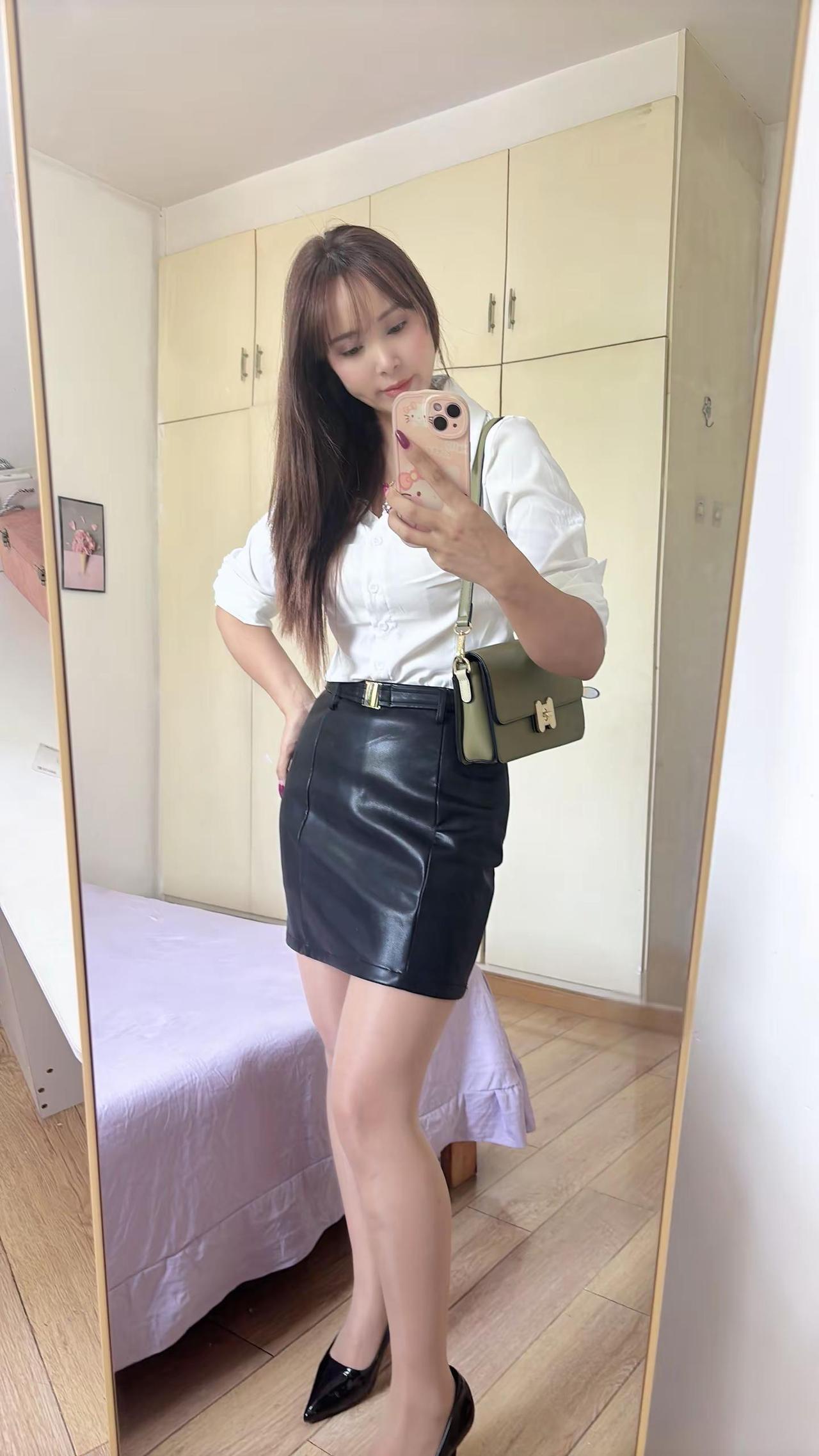 小白脸我不喜欢，渣男我hold不住，精神小伙又干不过，掐指一算就剩大叔了，大叔还