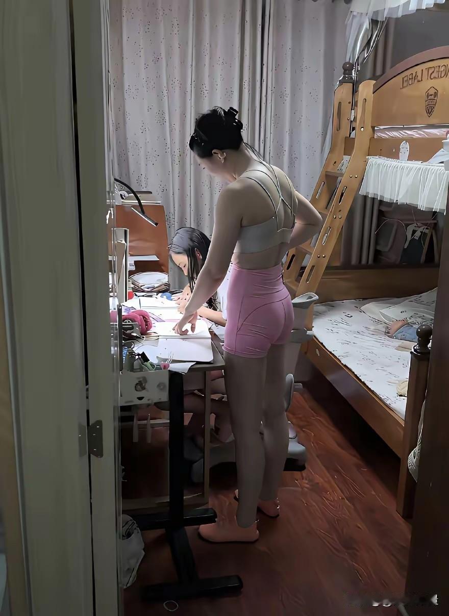 这身材去给孩子开家长会，孩子脸上也有光