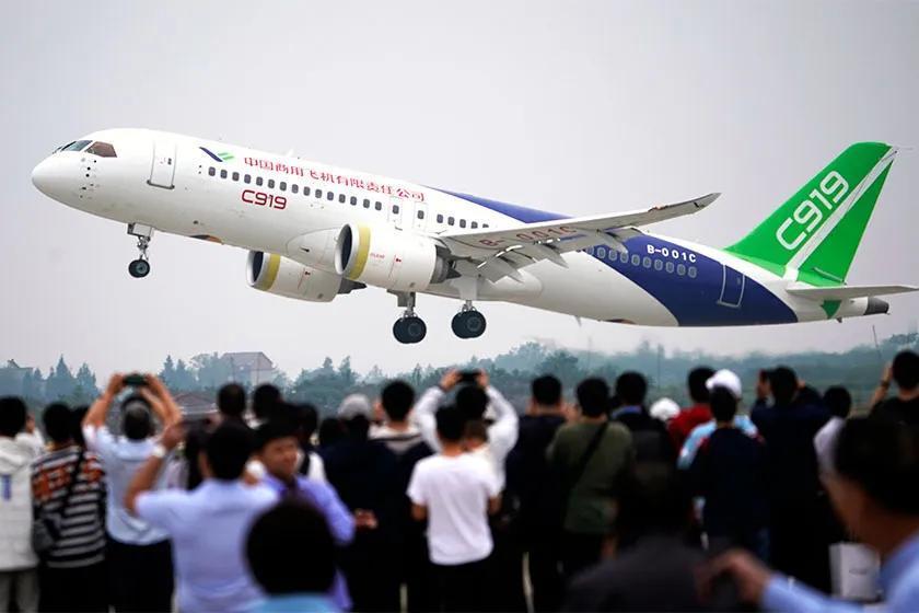 8 月 12 日，国产大飞机 C919 执飞国航 CA723 北京至乌兰巴托航线