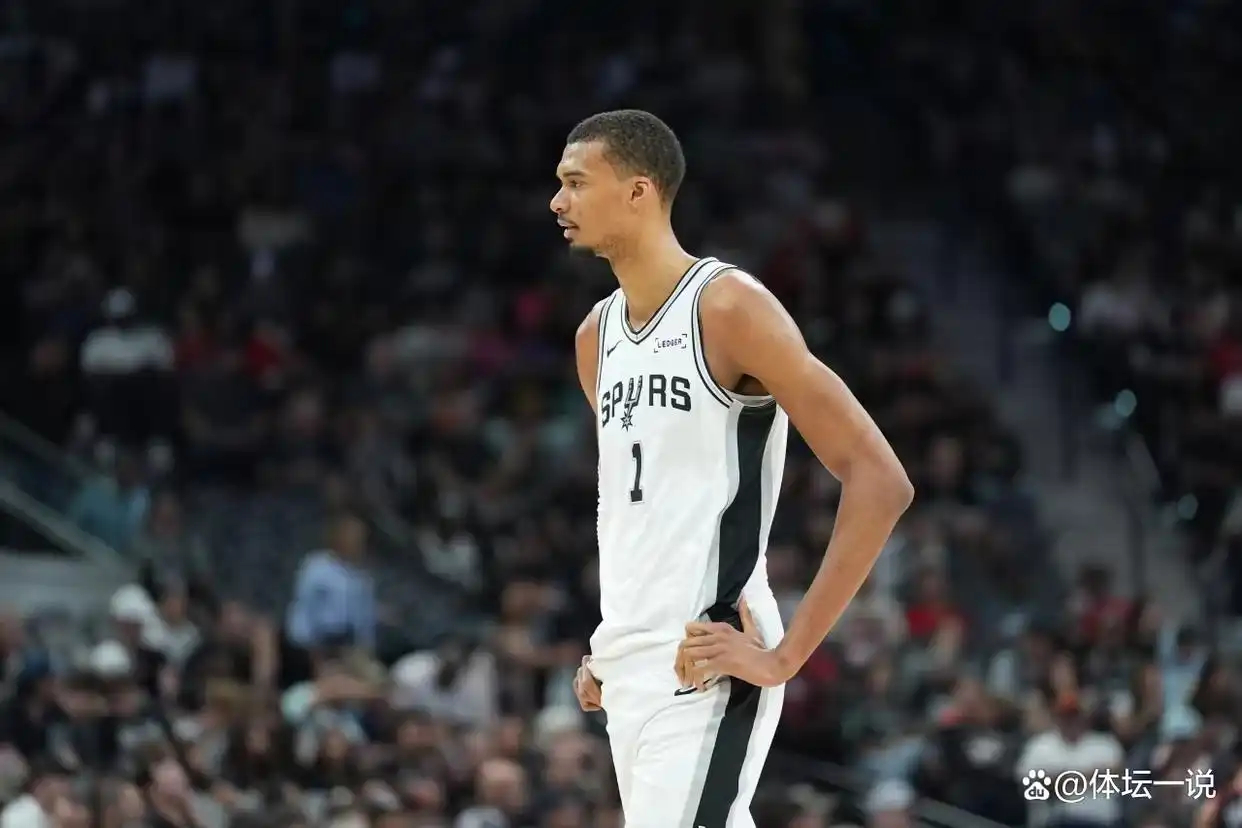 丹佛掘金主场经加时以136-134险胜圣安东尼奥马刺，豪取8连胜的同时终结对手1