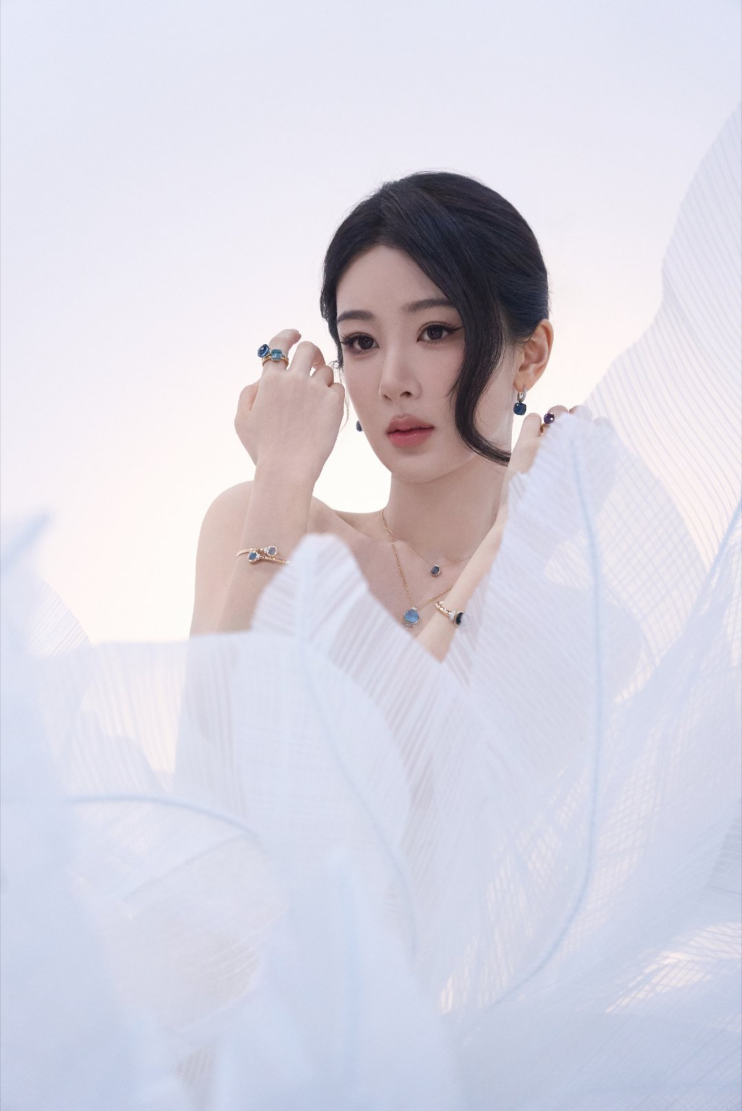 杨紫 杨紫董竹君 杨紫玉兰花开君再来 ✌🏻✌🏻✌🏻，有新代言了，开心，可以