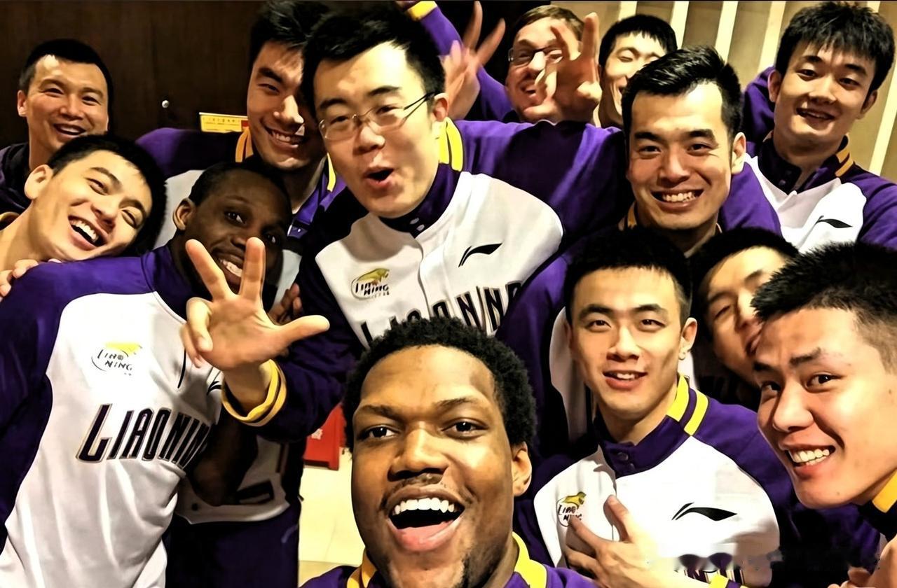 付豪转型只是其一，辽篮休赛期三件要事，对症下药助力重返八强。
1.付豪转型升级