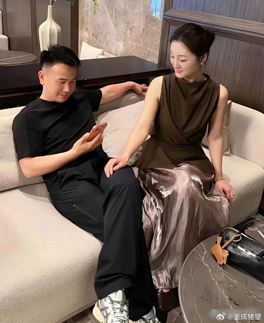 陈亚男满眼都是现任 