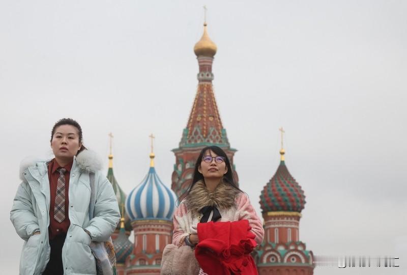 俄罗斯对中国游客免签这事儿挺让人惊喜。12月1日普京签署法令，从这天起到2026