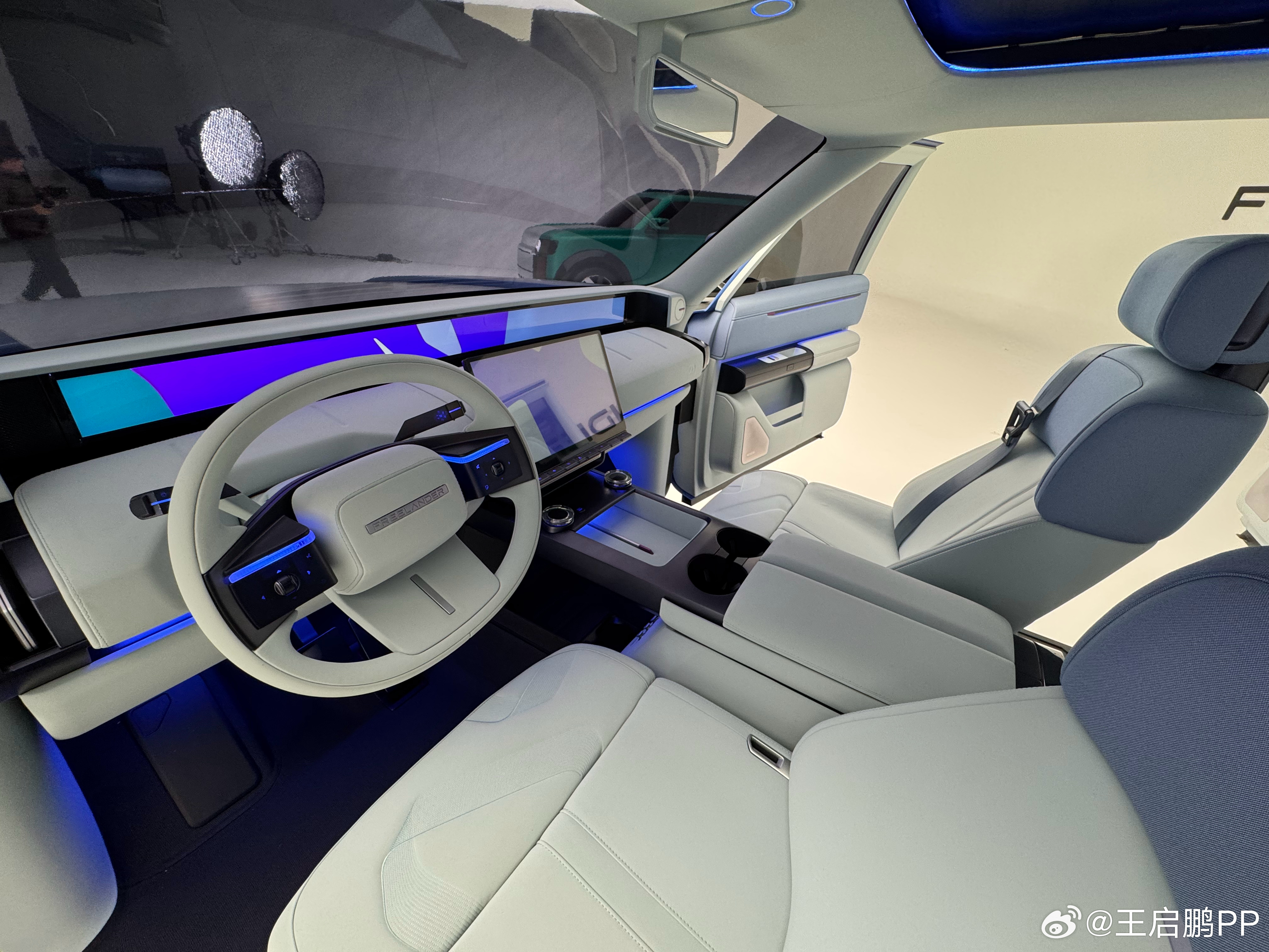 FREELANDER神行者进入到新的阶段了，从单一车型升级到全新品牌，前段时间去