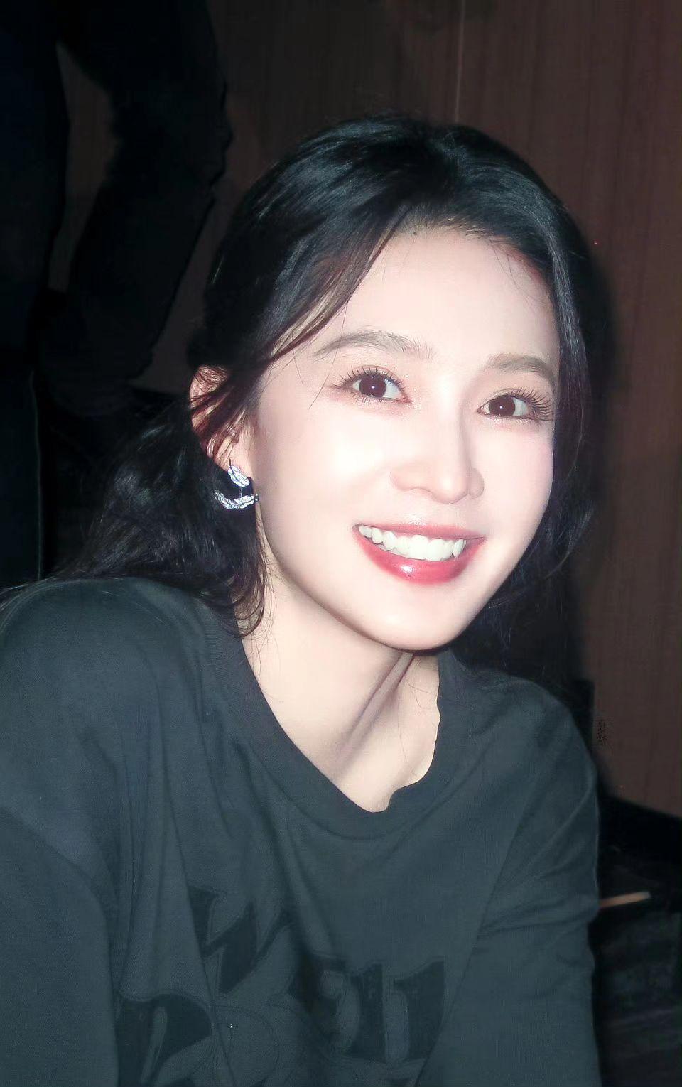 沁儿这个萌。 让我看看谁还没看