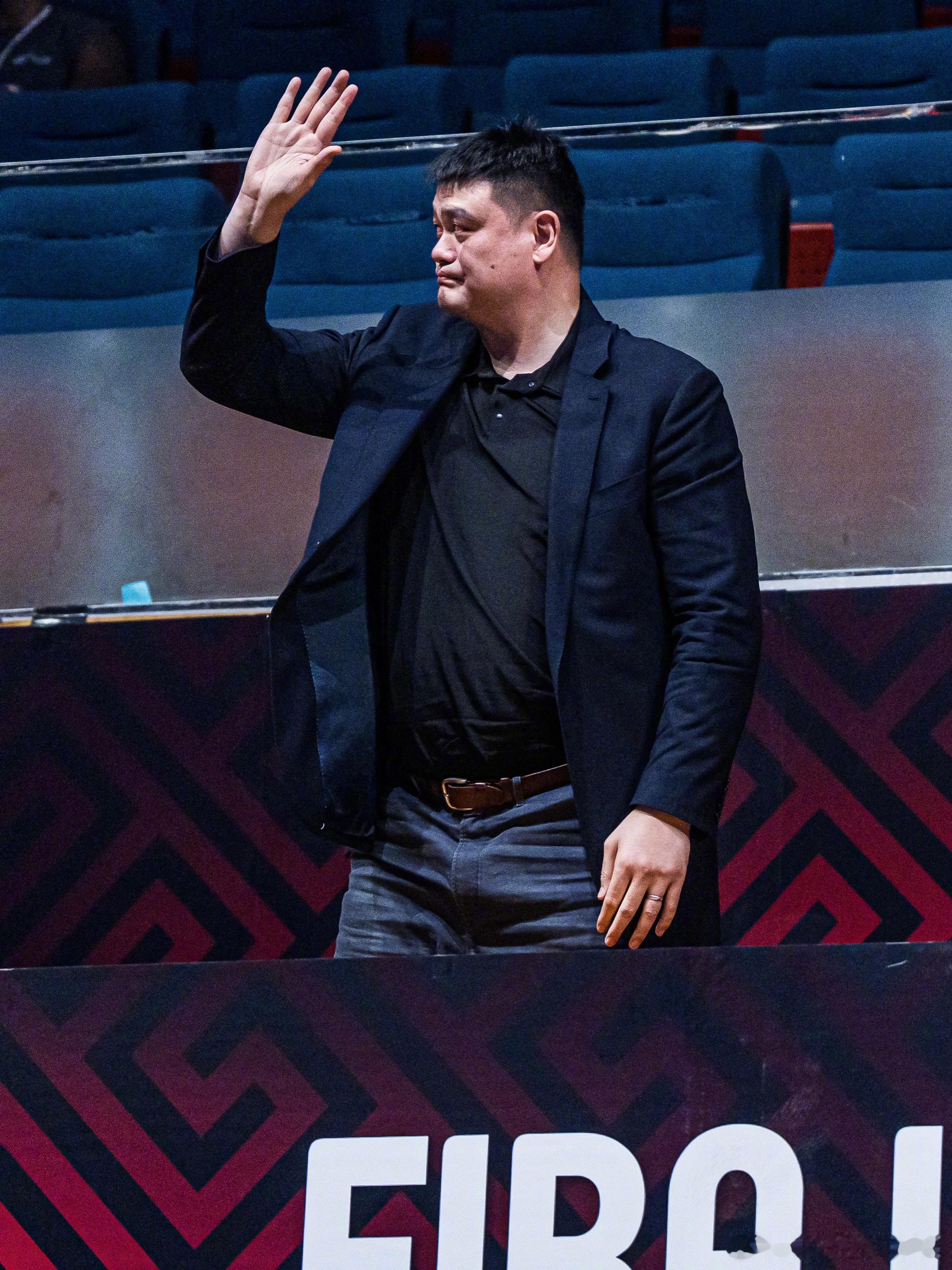 欢迎来到 FIBA洲际杯 🇨🇳姚明亲临现场观战🇨🇳北京北控紫禁勇士队对阵