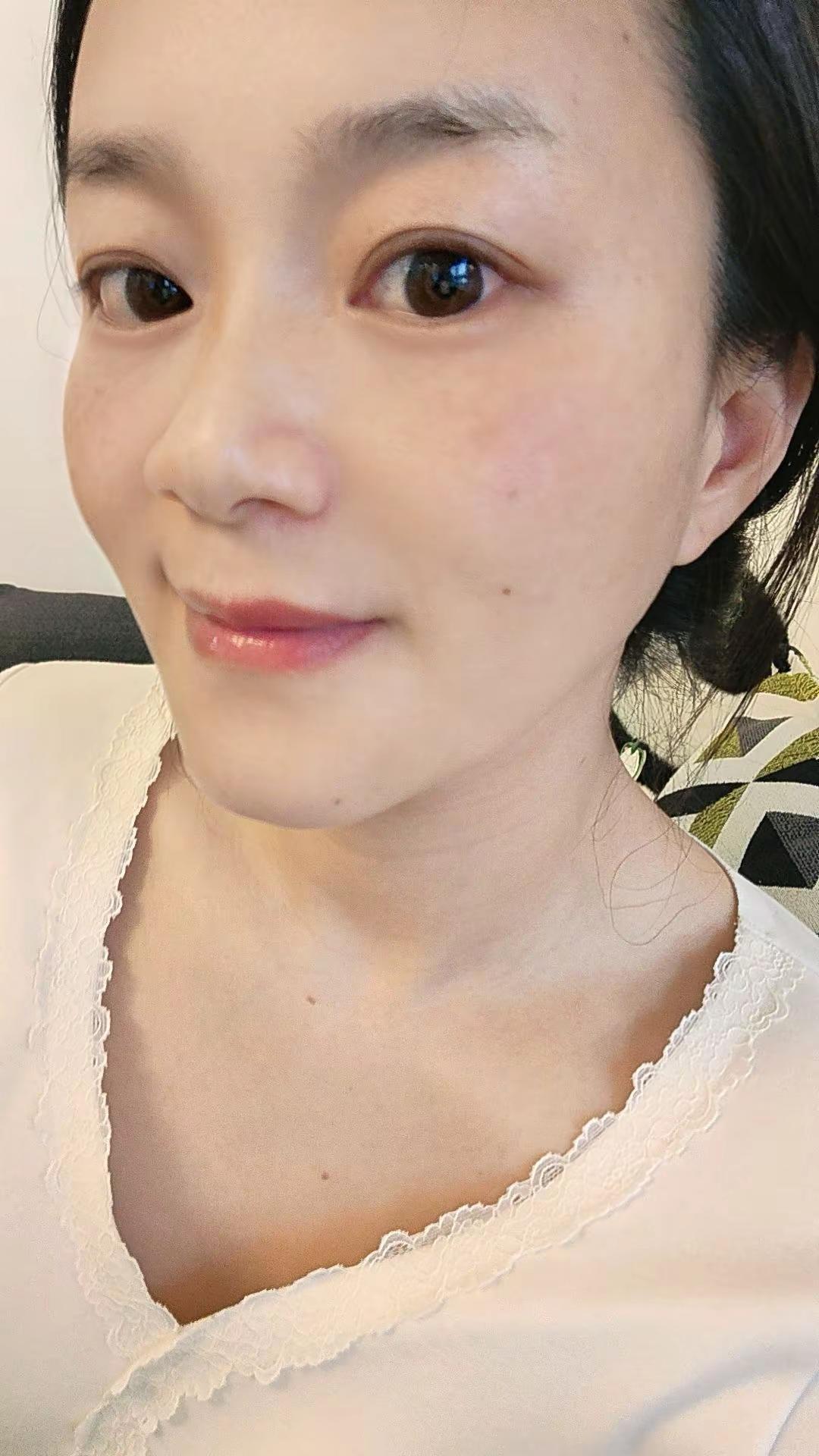 大家都不要焦虑，关掉美颜和滤镜我们都是平凡人长着普通模样，大胆做真实的自己