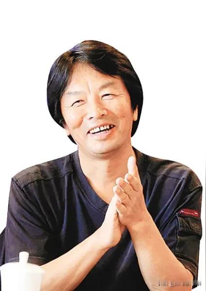 在节目《我们民谣2022》里，面对李宇春喊刘老师，刘震云笑着摆手说：以后别叫我老