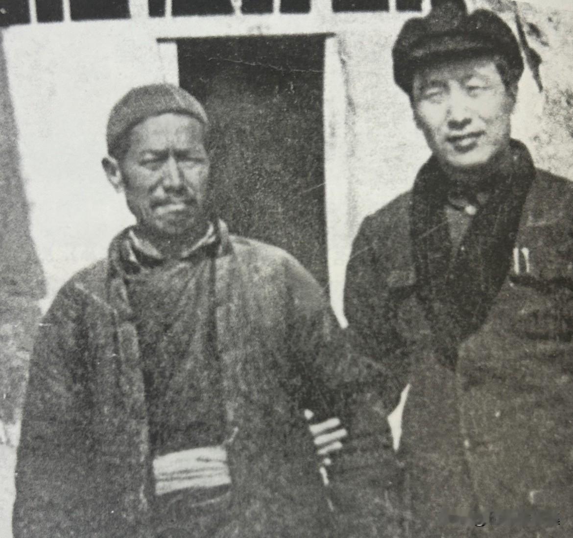 1956年3月，时年32岁的贺敬之受团中央和《中国青年报》邀请，前往延安参加“西
