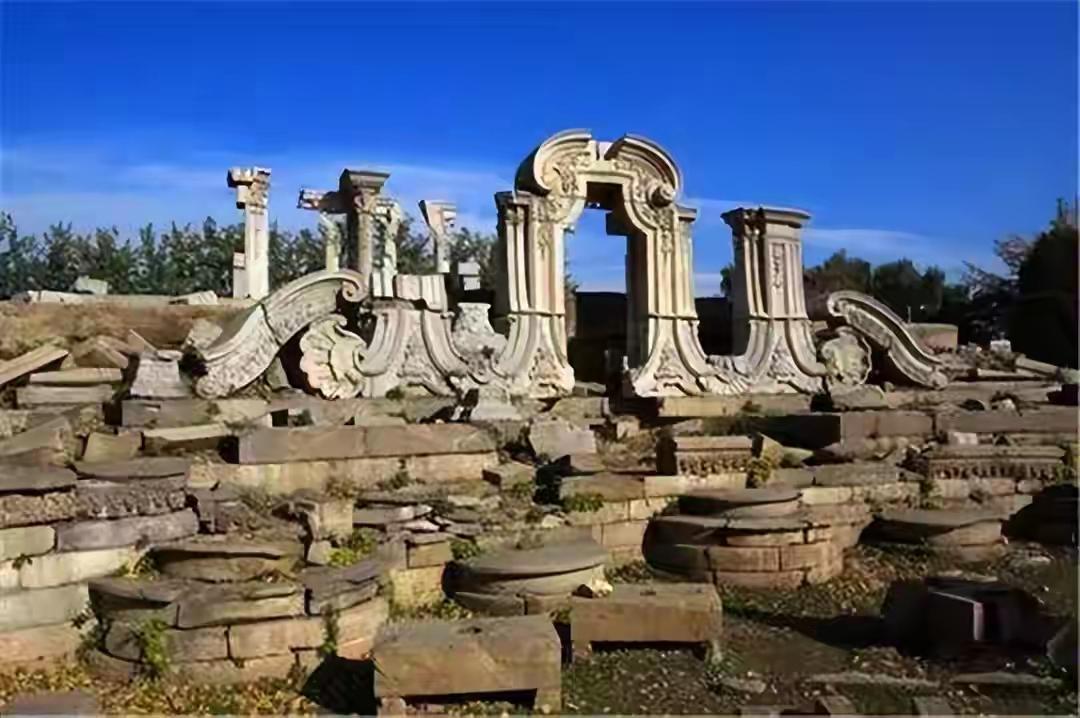 法国迈了第一步，英国呢？

2026年4月13日，法国国民议会全票通过了一项法案