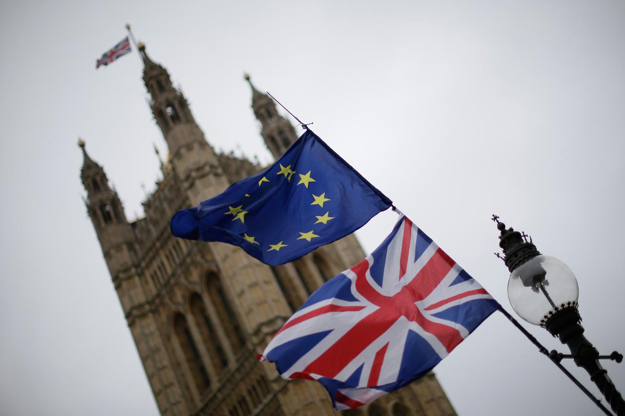 英国扛不住了！脱欧十年，没等来复兴，却等来“散伙”。化整为零，就能阻止国运衰落吗