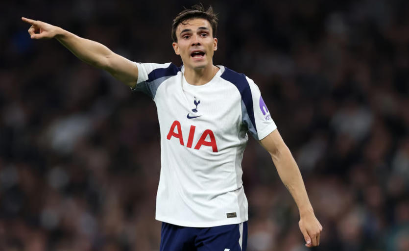 帕利尼亚回击卡拉格:有些人说话的方式就好像过去是超级球星12月12日讯帕利尼亚在